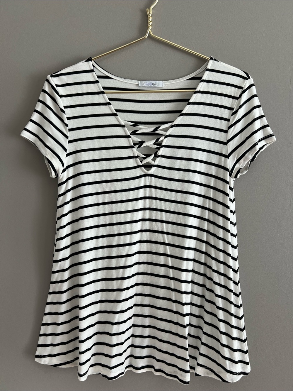 B&W Striped V-Neck with Lace-Up Detail A-Line Top Women’s size Small